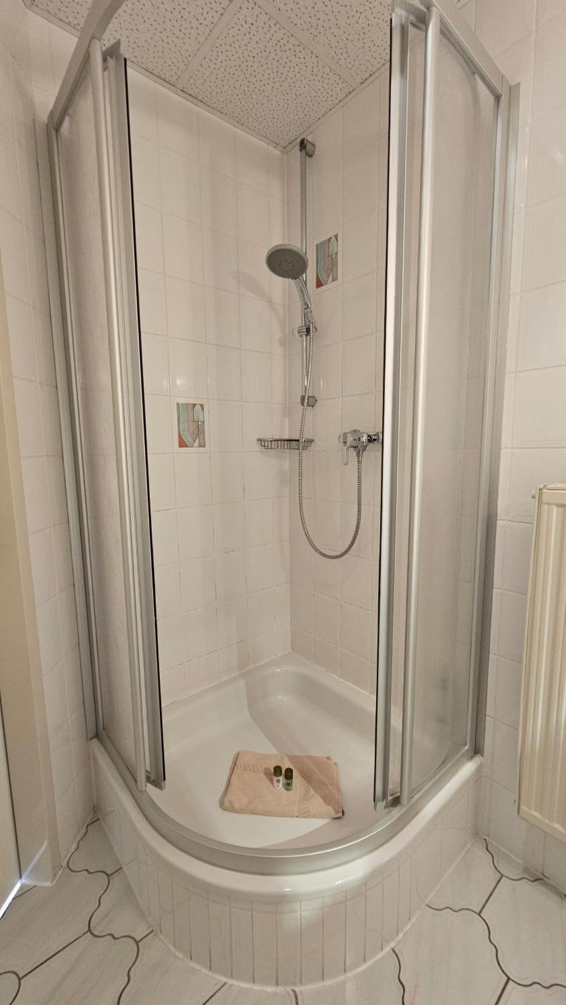Pension Weisse Rose, Parkplatz, Fruehstueck, Wlan, Zentral Bad Elster Exteriér fotografie