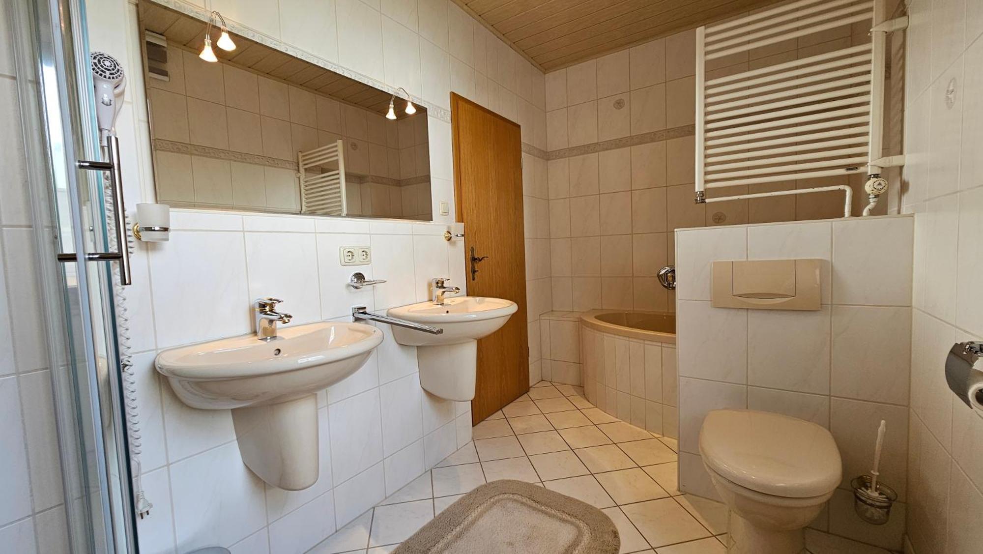 Pension Weisse Rose, Parkplatz, Fruehstueck, Wlan, Zentral Bad Elster Exteriér fotografie