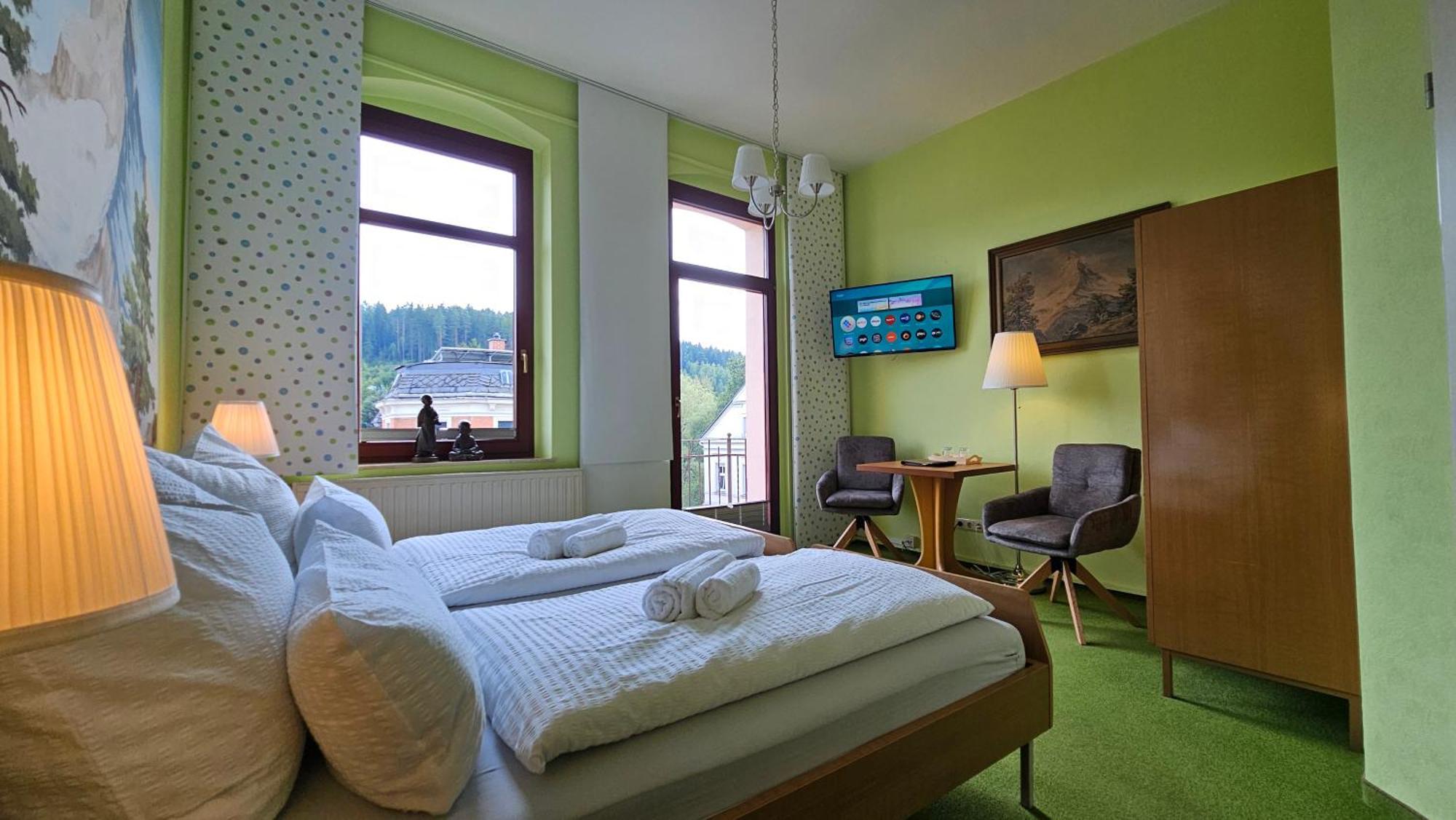 Pension Weisse Rose, Parkplatz, Fruehstueck, Wlan, Zentral Bad Elster Exteriér fotografie